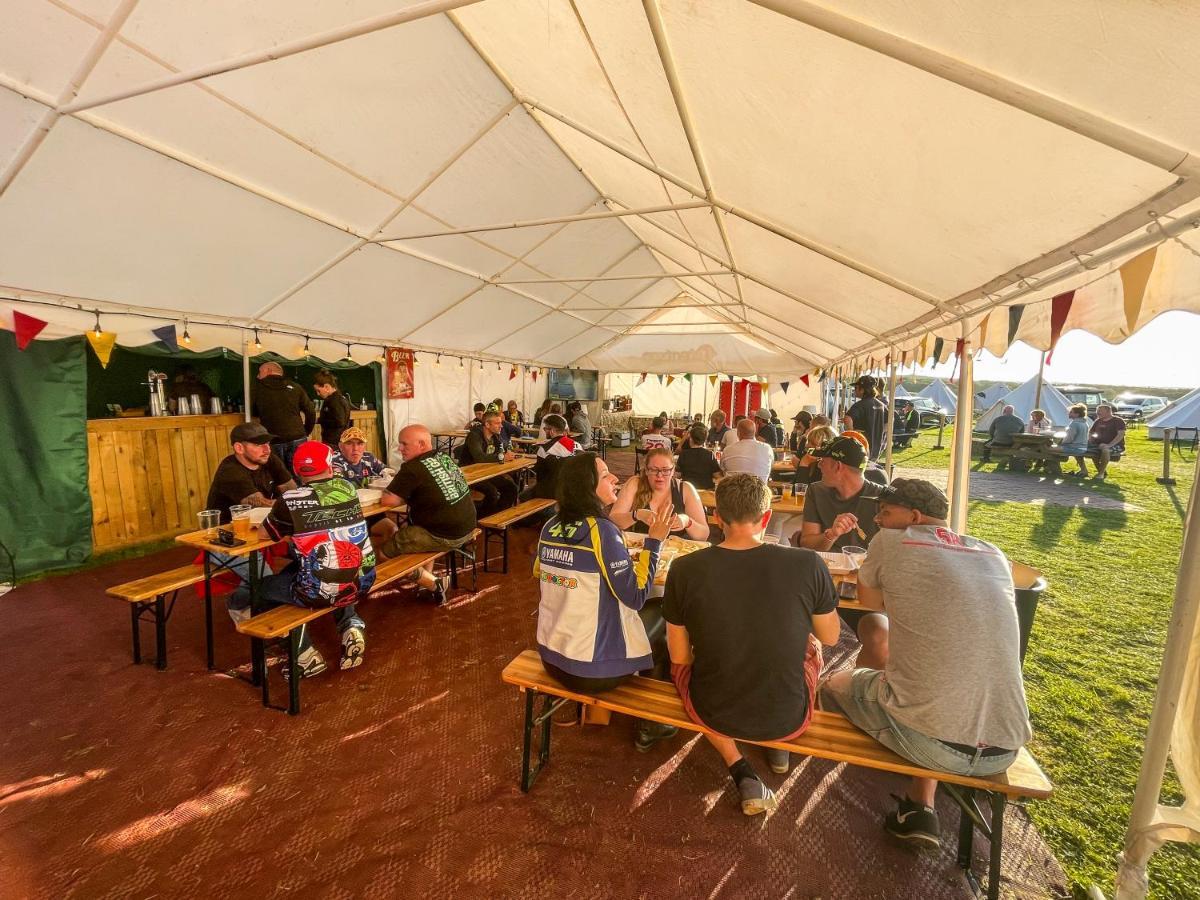 Silverstone Glamping And Pre-Pitched Camping With Intentsgp Ξενοδοχείο Εξωτερικό φωτογραφία